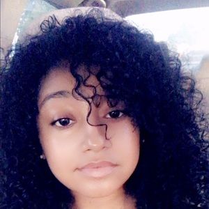 Meet your Posher, Lena